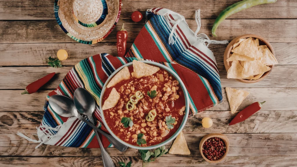 Brunch en Medellín Mexicano con estaciones de comida ilimitadas, coctelería y música en vivo.