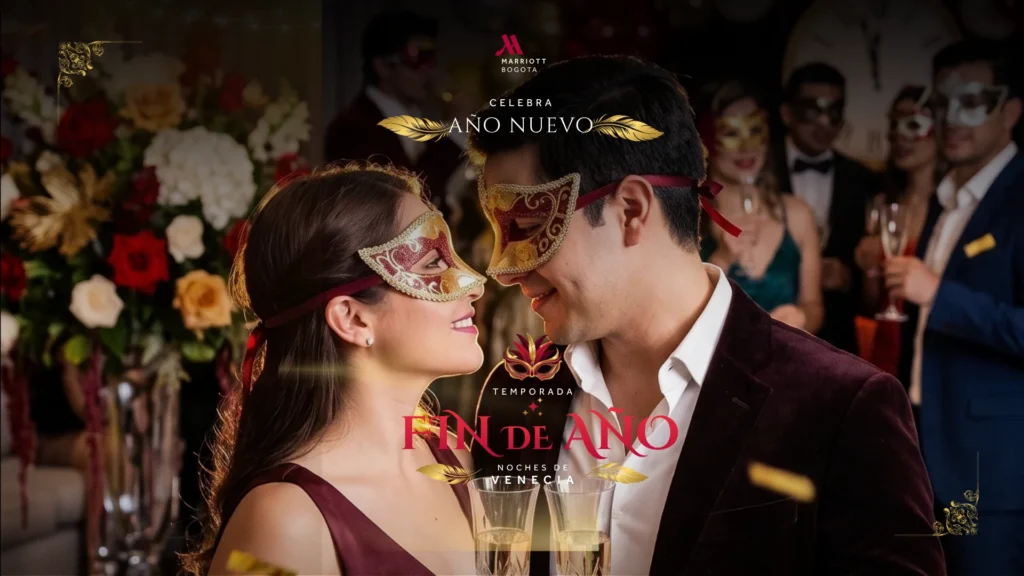 Pareja con antifaces venecianos a punto de brindar en la Fiesta de Fin de Año Noches de Venecia de Marriott Bogotá, en Salitre